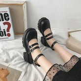 Schwarze süße Lolita-Schuhe mit Plateau und metallischer Schnalle